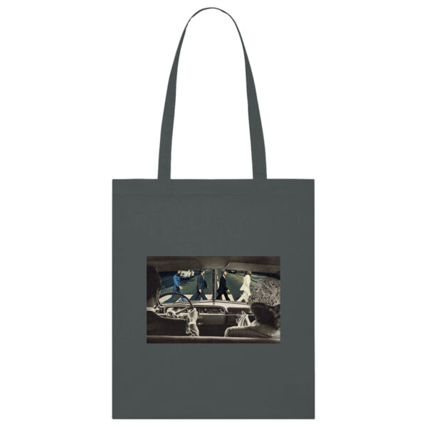 Mind the Beatles, darling ! Thumbnail